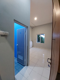 Kamar No. 1 Luas Kamar 4m x 4m, kamar mandi dalam, closet duduk, shower