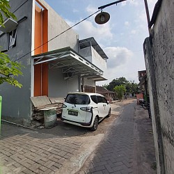 Akses jalan depan kost dari arah utara