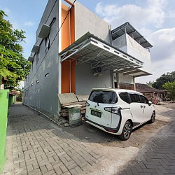 Akses jalan (sebelah kanan kost)