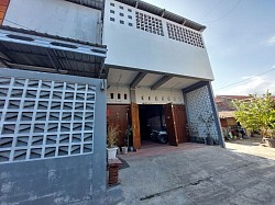 Bangunan tampak depan